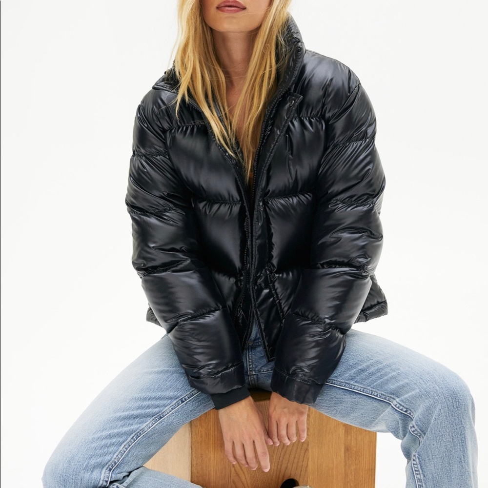 Aritzia The Super Puff Shorty